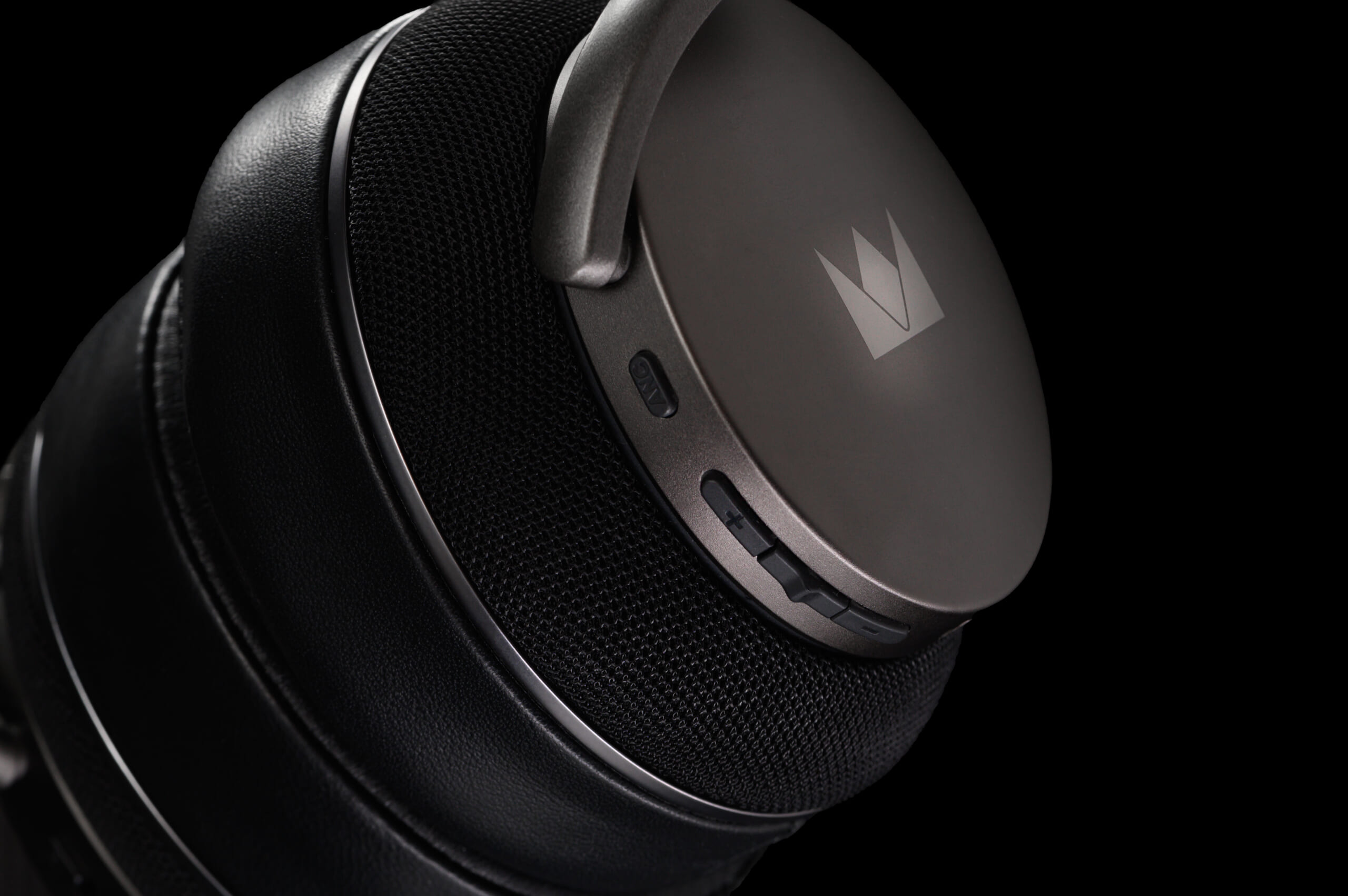 圧倒的な音質と革新的機能の融合。Noble Audio初のワイヤレス